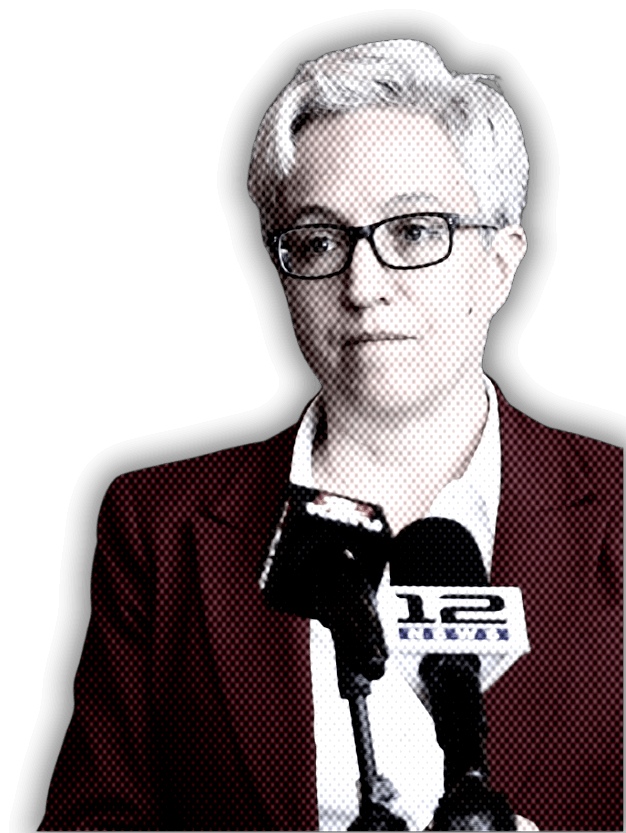 Kotek on microphone